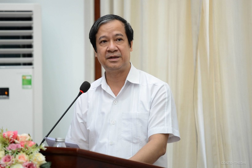 Bộ trưởng Bộ GD&ĐT Nguyễn Kim Sơn báo cáo với cử tri huyện Thanh Trì về chương trình hành động của mình nếu được bầu làm Đại biểu Quốc hội khóa XV.