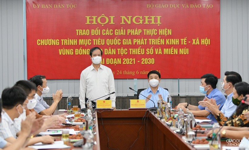 Bộ trưởng Nguyễn Kim Sơn phát biểu tại hội nghị. 