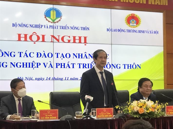 Bộ trưởng Bộ Giáo dục và Đào tạo Nguyễn Kim Sơn phát biểu tại Hội nghị.

