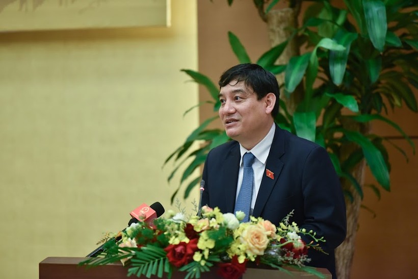 Chủ nhiệm Ủy ban Văn hóa, Giáo dục của Quốc hội Nguyễn Đắc Vinh phát biểu tại hội thảo.