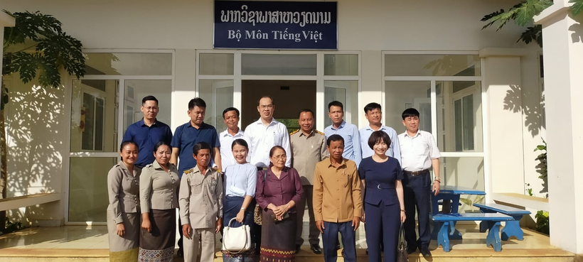 Lãnh đạo khoa Giáo dục và thầy cô giảng dạy Tiếng Việt tiếp đón đoàn công tác.
