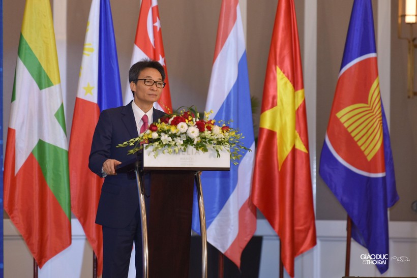 Phó Thủ tướng Vũ Đức Đam phát biểu tại lễ khai mạc Hội nghị Bộ trưởng Giáo dục ASEAN lần thứ 12.