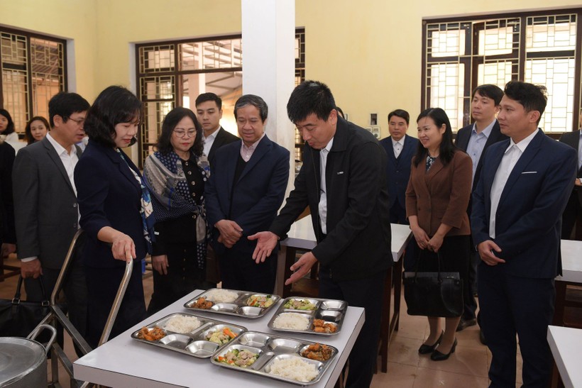 Bộ trưởng Nguyễn Kim Sơn thăm, làm việc với Trường Hữu nghị T78 và T80  ảnh 5