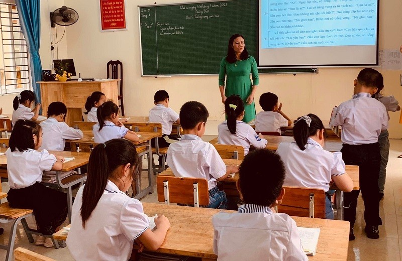 Trường Tiểu học Gia Vân (Gia Viễn, Ninh Bình) ứng dụng thiết bị công nghệ thông tin vào dạy học. Ảnh: Đức Trí