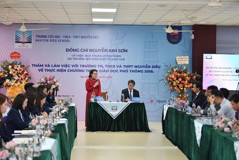 Bộ trưởng Nguyễn Kim Sơn lắng nghe chia sẻ về chương trình mới  ảnh 1