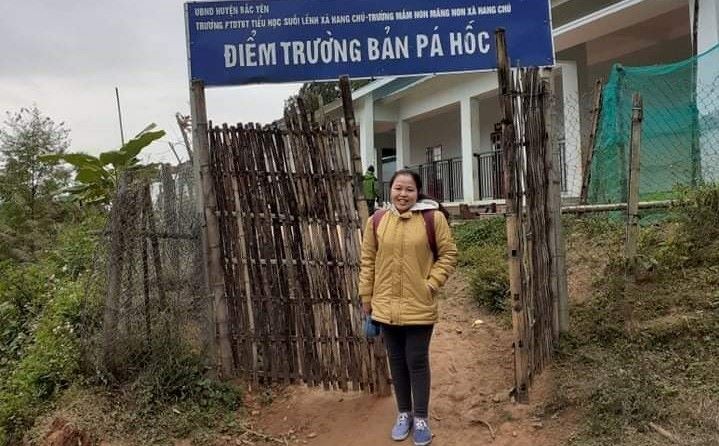Cô giáo Nguyễn Thị Như Thảo tại điểm trưởng bản Pá Hốc.