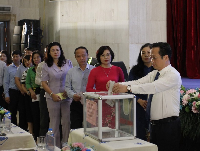 Sở GD&ĐT Hà Nội, Công đoàn ngành giáo dục Hà Nội ủng hộ các nạn nhân trong vụ cháy chung cư mini tại quận Thanh Xuân. ảnh 1