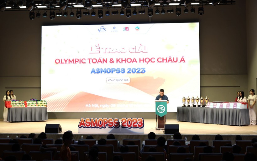 Lễ trao giải học sinh đoạt giải thi Olympic Toán và Khoa học Châu Á năm 2023 (ASMOPSS) vòng quốc gia. ảnh 2