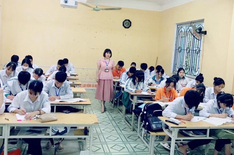 Giờ học Ngữ văn tại Trường THPT Trần Quang Khải (Hưng Yên). ảnh 1