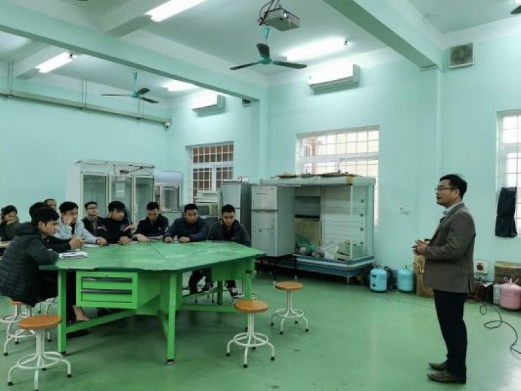 Giờ học tại Trường CĐ kỹ thuật công nghiệp Việt Nam – Hàn Quốc. Ảnh: website nhà trường.