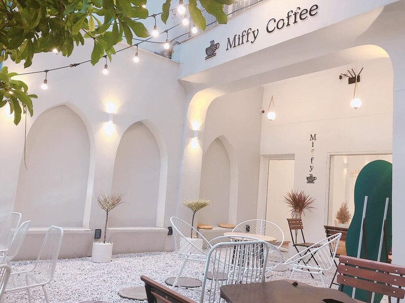 Tổng hợp những quán cà phê đẹp 'nổi đình nổi đám' tại Hà Nội ảnh 21