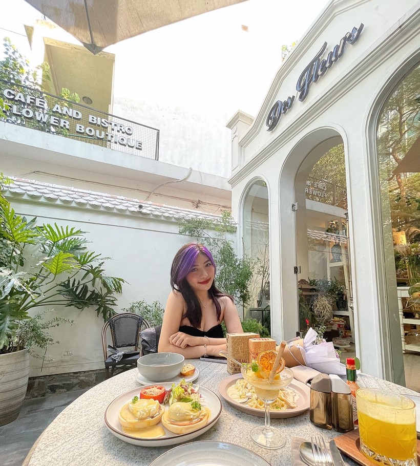 Tổng hợp những quán cà phê đẹp 'nổi đình nổi đám' tại Hà Nội ảnh 13