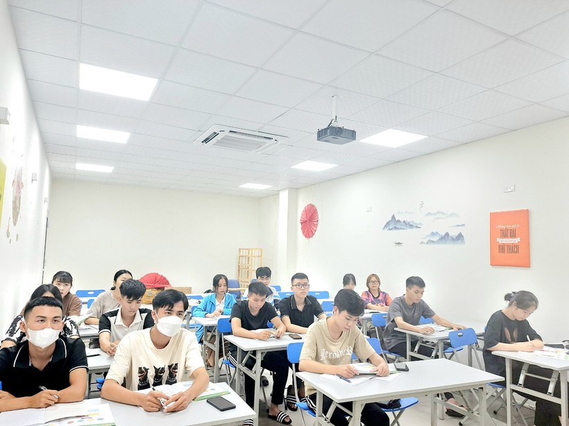 Một buổi học của học viên tại Trung tâm Tiếng Trung Hương Hương. ảnh 4