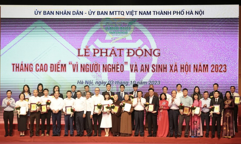 T&T Group là một trong những doanh nghiệp được UBND - Ủy ban MTTQ Việt Nam TP Hà Nội vinh danh vì những đóng góp tích cực cho công tác giảm nghèo và an sinh xã hội của thành phố. (Nguồn: T&T Group) ảnh 2