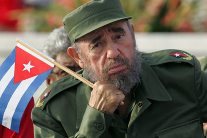 Đồng chí Fidel Castro đã được Đảng và Nhà nước Việt Nam trao tặng Huân chương Sao Vàng vào năm 1982 và Huân chương Hồ Chí Minh vào năm 1989.