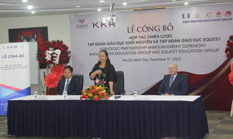 Bà Nguyễn Thị Kiều Oanh thông tin tại buổi lễ công bố.