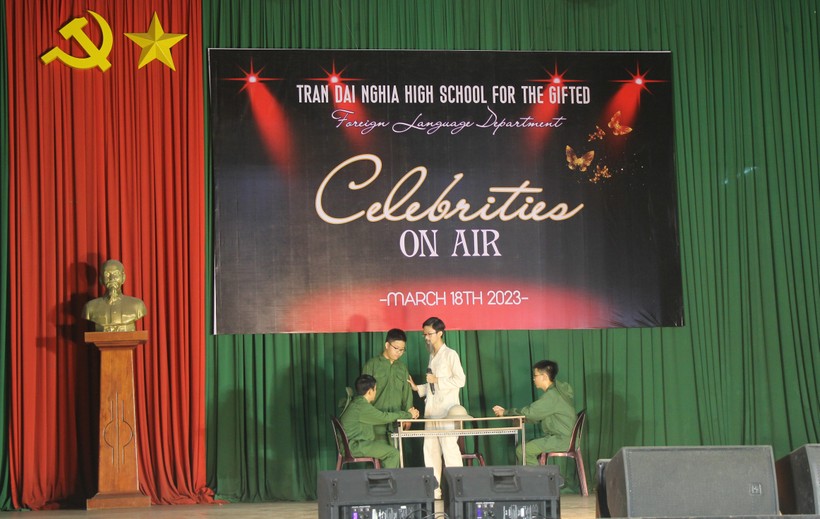Tiết mục của học sinh Trường THPT Chuyên Trần Đại Nghĩa tại vòng chung kết.