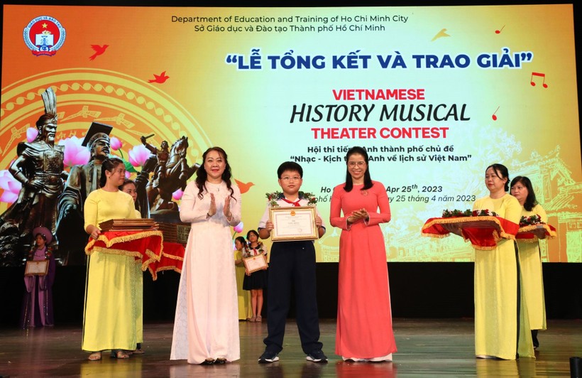 Học sinh thêm yêu sử từ ‘Nhạc kịch tiếng Anh về lịch sử Việt Nam’ ảnh 2