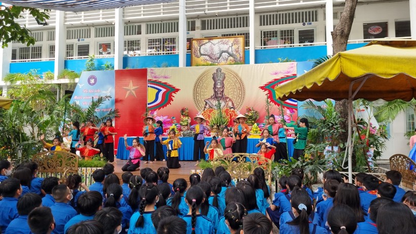 Trường học tổ chức trang trọng lễ Giỗ tổ Hùng Vương ảnh 3