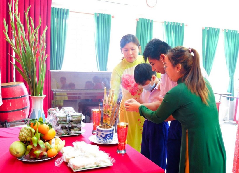 Trường học tổ chức trang trọng lễ Giỗ tổ Hùng Vương ảnh 1