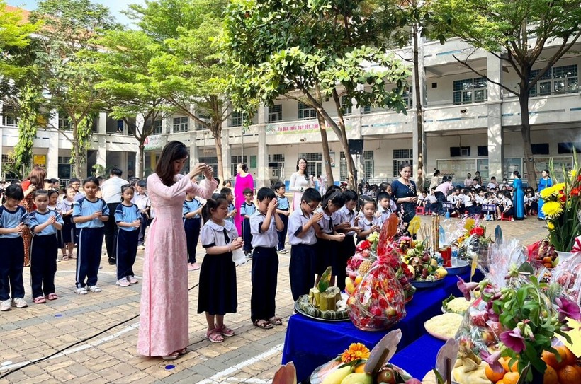 Trường học tổ chức trang trọng lễ Giỗ tổ Hùng Vương ảnh 8