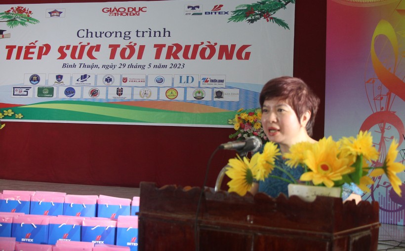 Báo Giáo dục và Thời đại ‘Tiếp sức tới trường’ tại Bình Thuận ảnh 1