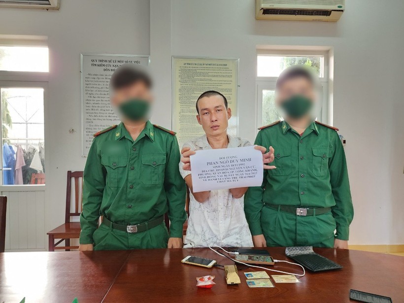 Đối tượng Phan Ngô Duy Minh bị lực lượng chức năng bắt giữ.