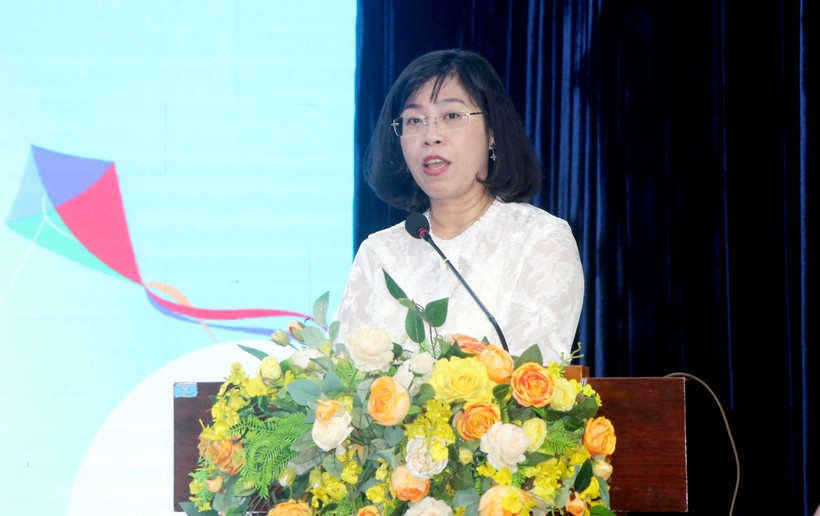 Tiến sĩ Trần Ái Cầm, Hiệu trưởng Trường Đại học Nguyễn Tất Thành phát biểu tại buổi lễ ra mắt.