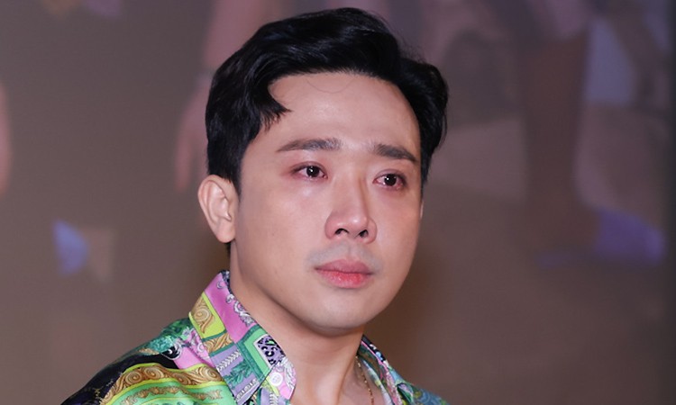 Trần Thành tự viết kịch bản, đóng chính và tham gia vai trò đạo diễn của bộ phim Bố Già.