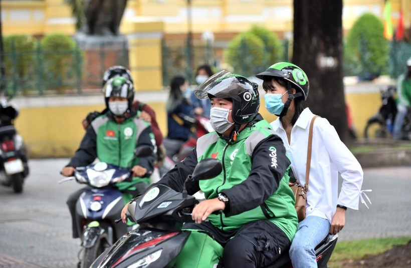 Xe ôm công nghệ chính thức hoạt động trở lại ở Hà Nội.