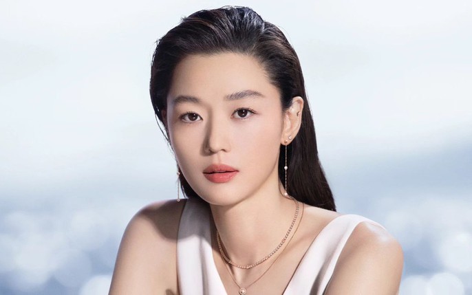 Nữ diễn viên Jun Ji Hyun. ảnh 2