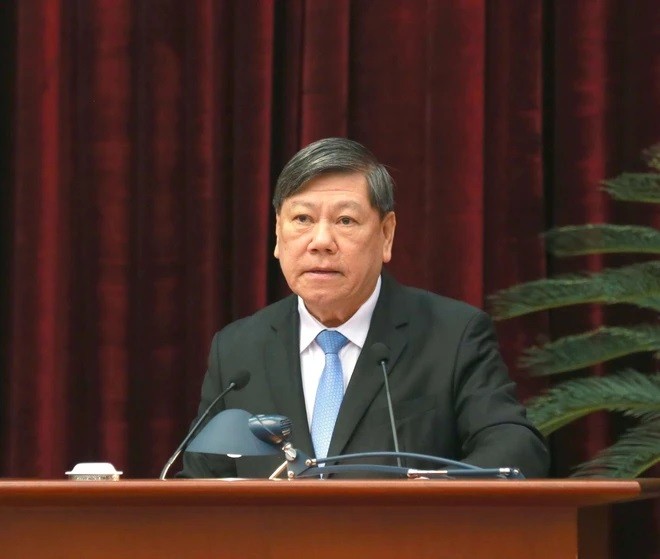 Ông Trần Văn Rón, Ủy viên Trung ương Đảng, Phó Chủ nhiệm Thường trực Ủy ban Kiểm tra Trung ương trình bày Báo cáo tại hội nghị. (Ảnh: Phương Hoa/TTXVN)
