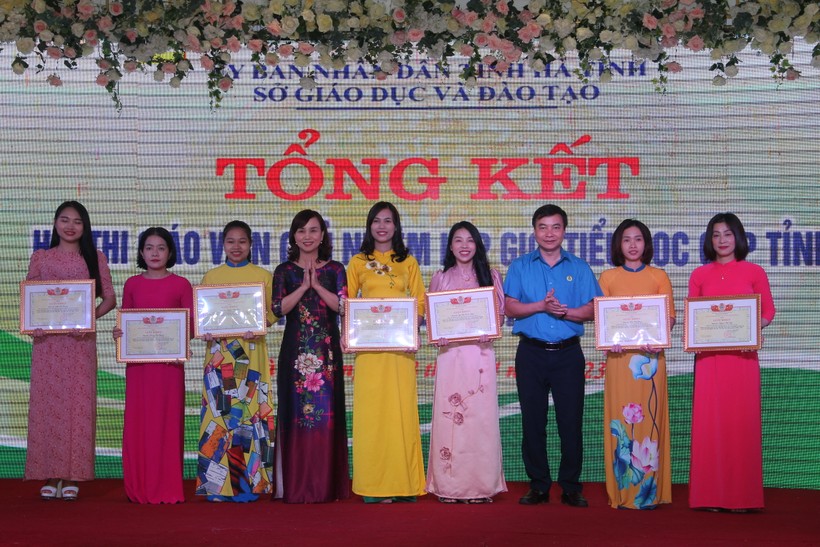 Hà Tĩnh công nhận 111 giáo viên chủ nhiệm giỏi tiểu học ảnh 8