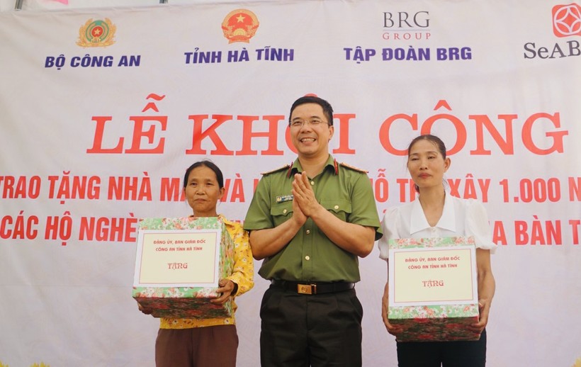 Bộ Công an trao tặng 1.000 ngôi nhà cho các hộ khó khăn ở Hà Tĩnh ảnh 5