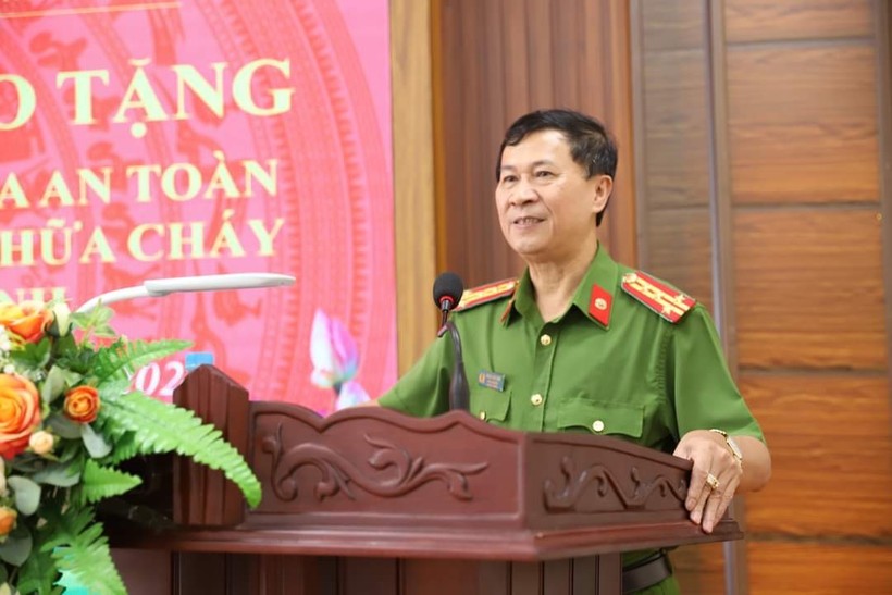 Formosa Hà Tĩnh trao tặng 1.000 bình chữa cháy  ảnh 1