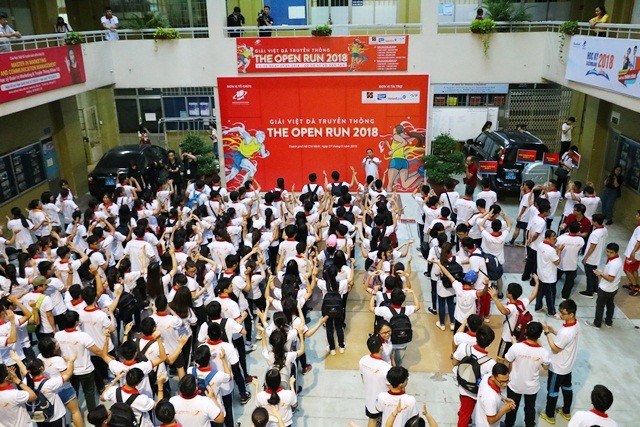 Đông đảo sinh viên, CB, CNV Trường ĐH Mở TPHCM tham gia giải Việt dã truyền thống 2018 của nhà trường