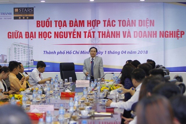 PGS.TS Nguyễn Mạnh Hùng phát biểu tại lễ ký kết hợp tác với các Doanh nghiệp 