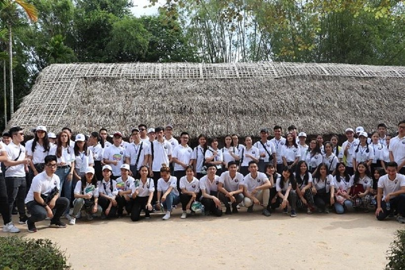 Các đại biểu tham gia Trại hè Việt Nam 2019 tại Khu di tích lịch sử Kim Liên (huyện Nam Đàn, Nghệ An).