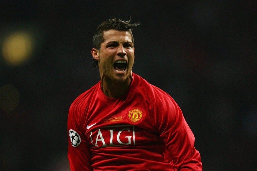 Ronaldo tái hợp Man Utd sau 12 năm.