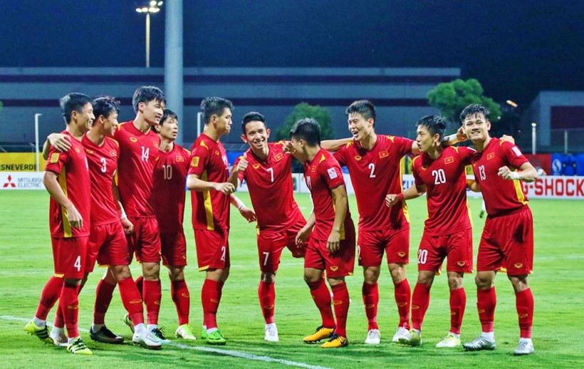 Các tuyển thủ Việt Nam ra sân tập chiều 29/5 tại sân Thống Nhất.