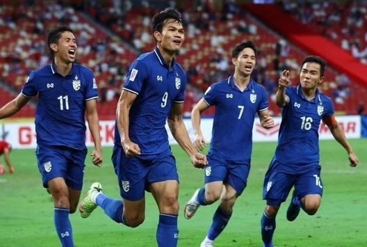 Bóng đá Thái Lan bất ngờ chững lại khiến người hâm mộ thất vọng.