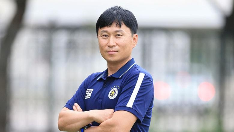 HLV Chun Jae-ho có thể sẽ làm trợ lý cho HLV Kiatisak ở V.League 2023.