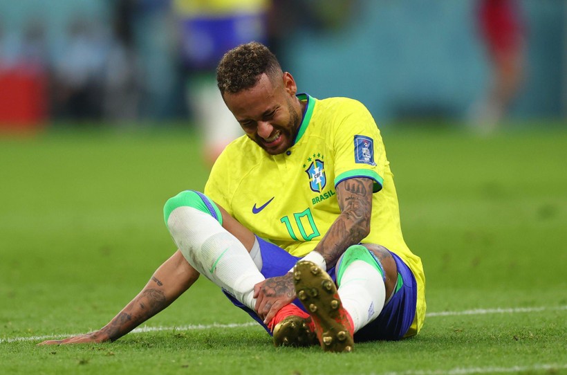Neymar nguy cơ nghỉ hết World Cup 2022 vì chấn thương.