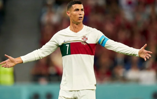 Ronaldo gây thất vọng khi có những phản ứng thái quá với HLV Bồ Đào Nha.