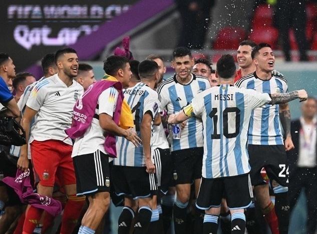 Argentina sẽ gặp Hà Lan ở vòng tứ kết World Cup 2022.
