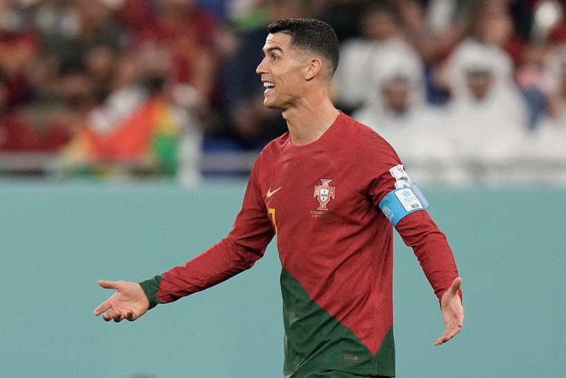 Ronaldo thất vọng Bồ Đào Nha dừng bước ở tứ kết World Cup 2022.