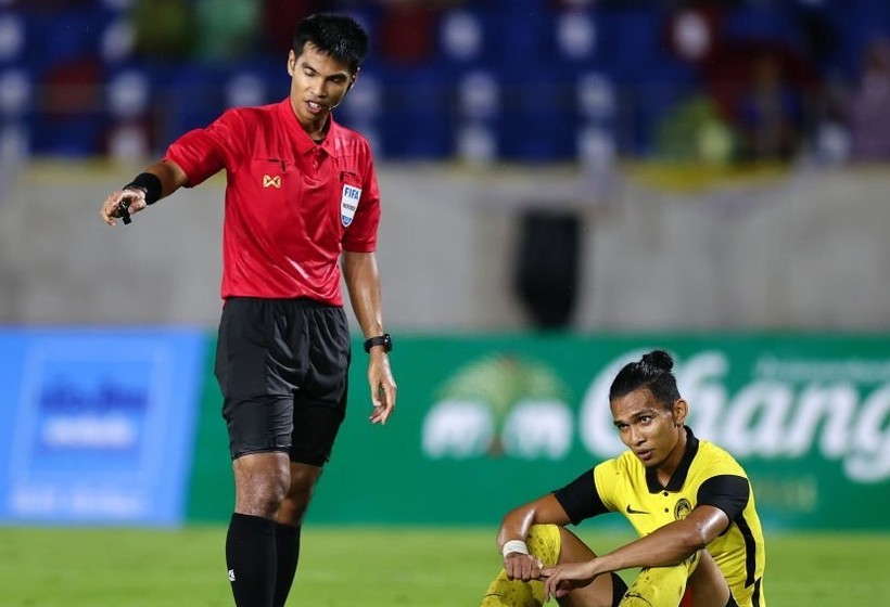 Hậu vệ Khuzaimi Piee của Malaysia nguy cơ vắng mặt ở trận gặp Việt Nam vì chấn thương.
