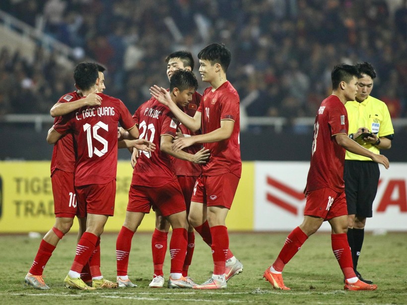 Tuyển Việt Nam lập kỷ lục ấn tượng sau trận thắng Myanmar ở lượt trận cuối vòng bảng AFF Cup.