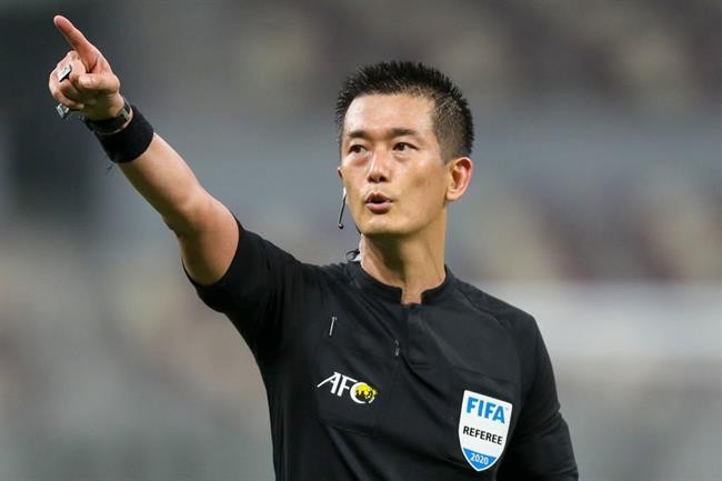 Trọng tài Ko Hyung Jin người Hàn Quốc sẽ cầm còi trận chung kết lượt đi giữa Việt Nam và Thái Lan.