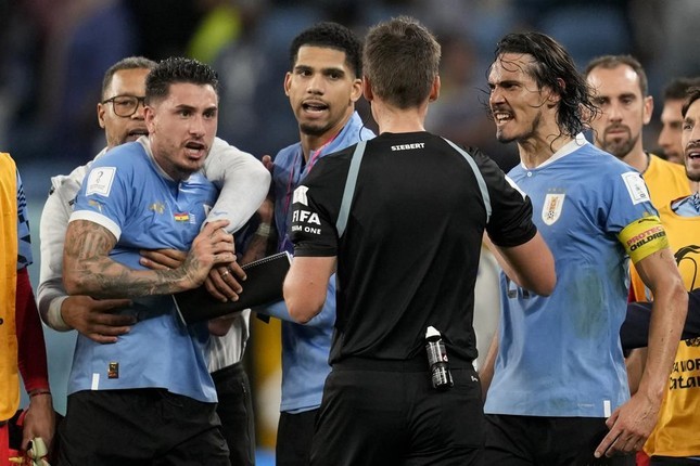 Cầu thủ Uruguay nhận án phạt từ FIFA sau sai phạm ở World Cup 2022.
